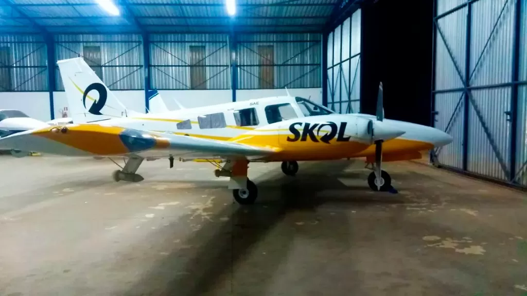 Envelopamentno Avião Pequeno